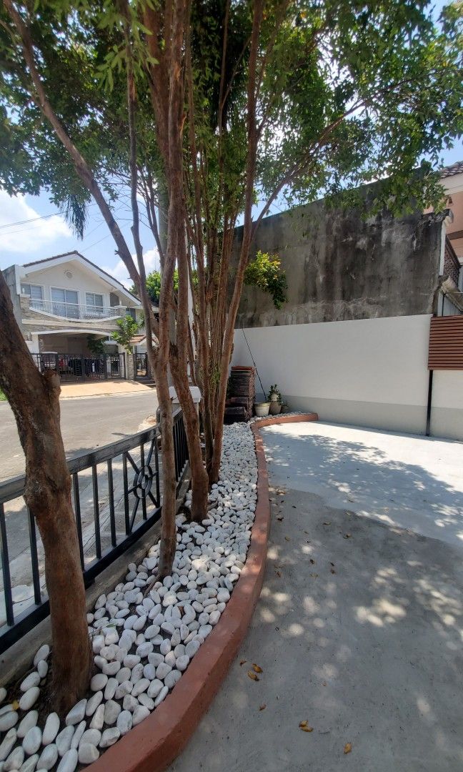 Sta Rosa Estates for rent (Category: House & Lot) located in Taguig. Submitted by donirivbroker (Listing ID 1434080569, Image 1). Description: sta Rosa Estates 3 bedroom 2 toilet and bath powder room, maid's with toilet and bath 2 car garage.
