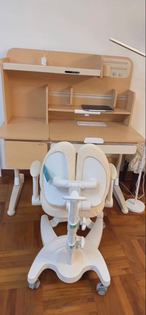 Study table set (Category: Tables & Sets) located in Singapore. Submitted by cindyhappy888 (Listing ID 1434064158, Image 1). Description: .
