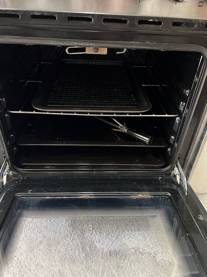 Technik Tecnogas Electric Oven with 4 Burners (Category: Ovens & Toasters) located in Binan City. Submitted by alreadyloved.p (Listing ID 1434025133, Image 2). Description: - Electric oven with 4 burners - Stainless steel exterior - Glass oven door - Includes oven racks and baking tray - Front panel oven controls - Circular electric burners - Stainless steel door handle Issue: oven light not working https://www.tecnogas.com.ph/tfe6004frss.html.