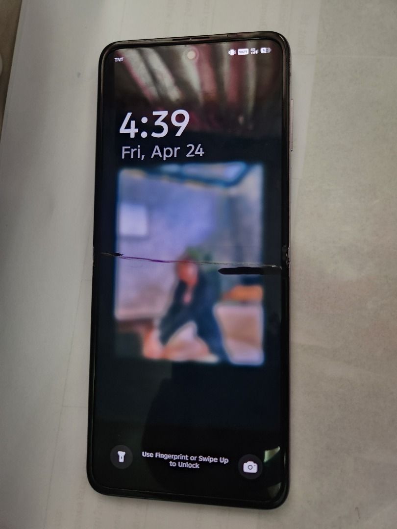 Tecno Phantom V Flip -256GB (Category: Samsung) located in Caloocan City. Submitted by truebird.8b53f7 (Listing ID 1434062568, Image 3). Description: Tecno Phantom V Flip 8GB of RAM 256GB storage 64MP dual rear camera system, 32MP selfie camera, 4000mAh battery 45W fast charging Honest issue: As shown in the picture, may black lcd line po sa gitna Upper part touch screen not working .