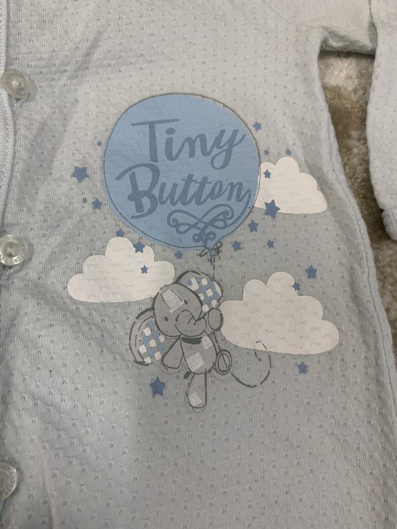 Tiny Button sleepsui (Category: Babies & Kids Fashion) located in Bukit Mertajam. Submitted by thenewproject (Listing ID 1433998311, Image 2). Description: .