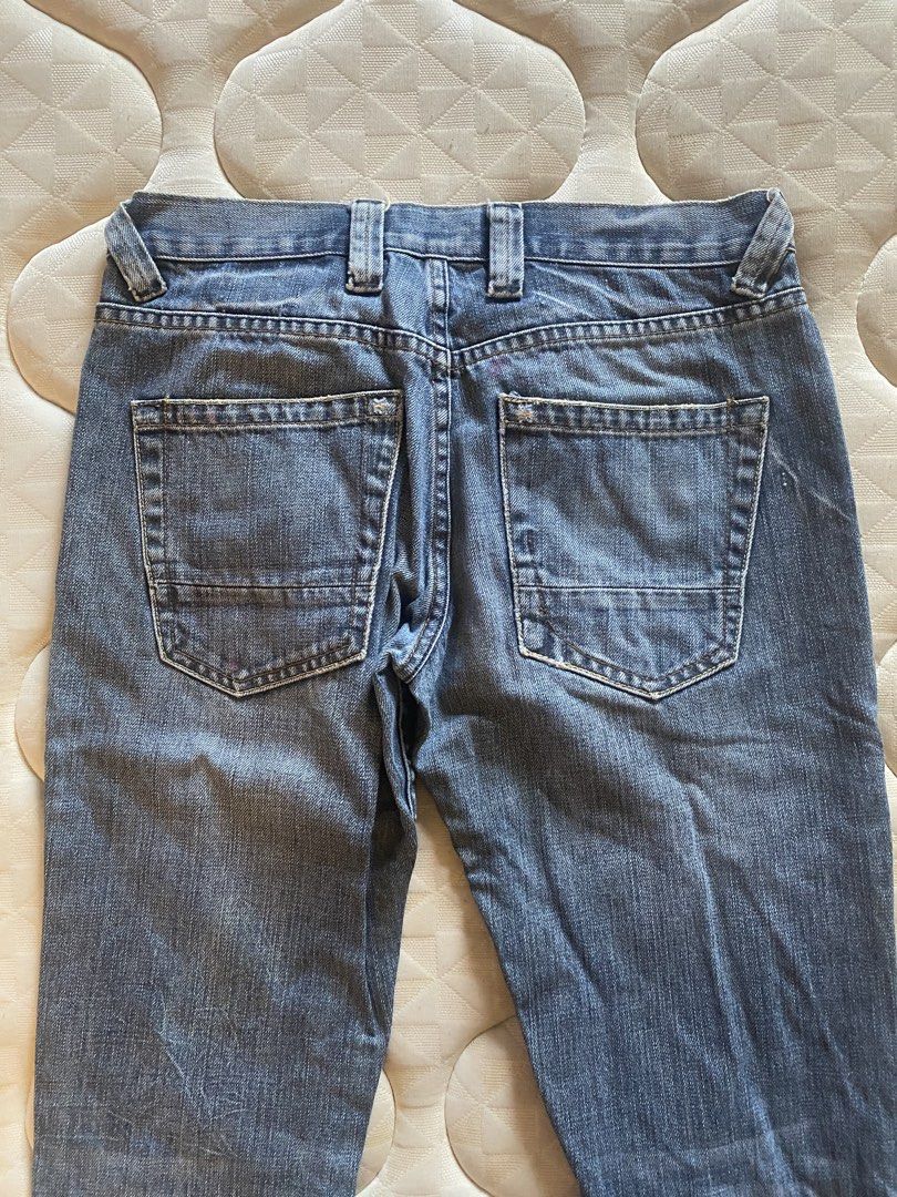 Topman Slim Fit Jeans (Category: Jeans) located in Mandaluyong City. Submitted by mandaboy10 (Listing ID 1433996108, Image 2). Description: - Topman slim fit jeans - Light blue wash - Distressed details with ripped accents - Classic five-pocket design - Straight leg - Button closure - Size 30inches waist can fit up to 5’8 guy.