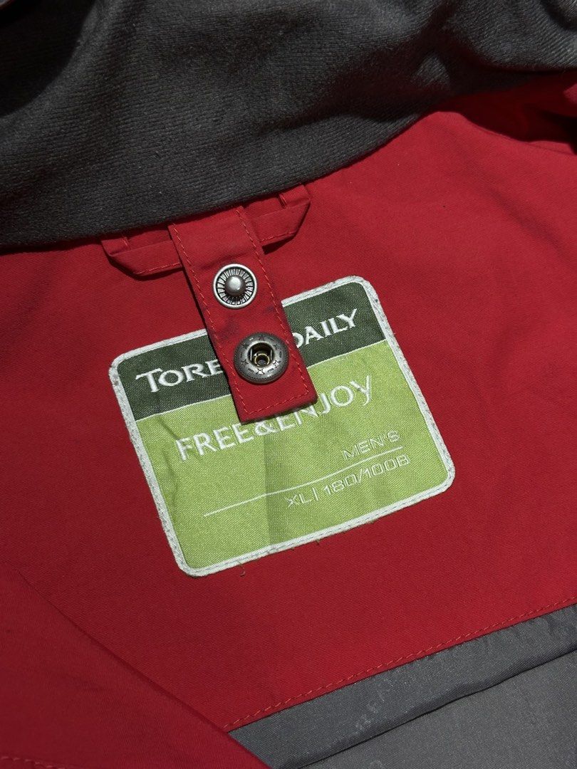 Toread Hiking Jacket (Category: Activewear) located in Dasmarinas. Submitted by takuya_ (Listing ID 1434046031, Image 3). Description: Toread Hiking Jacket gently used Size: XL on tag Dimes:25x32 legit and authentic dm for more!.