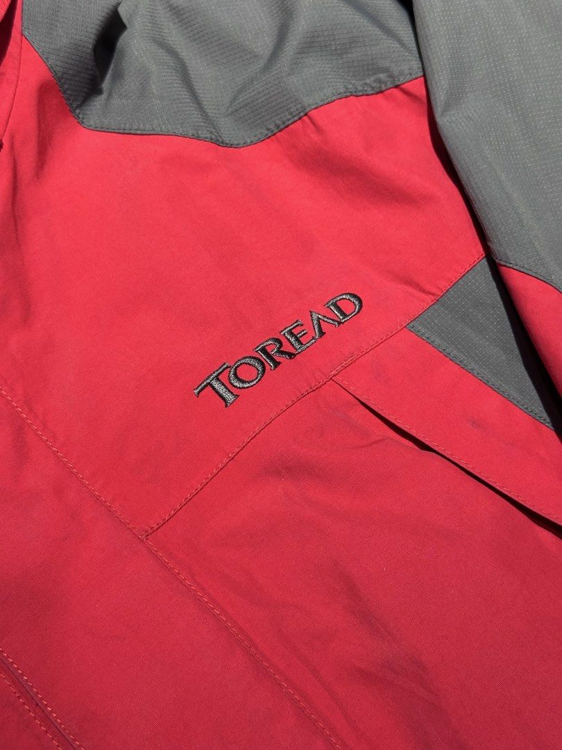 Toread Hiking Jacket (Category: Activewear) located in Dasmarinas. Submitted by takuya_ (Listing ID 1434046031, Image 2). Description: Toread Hiking Jacket gently used Size: XL on tag Dimes:25x32 legit and authentic dm for more!.