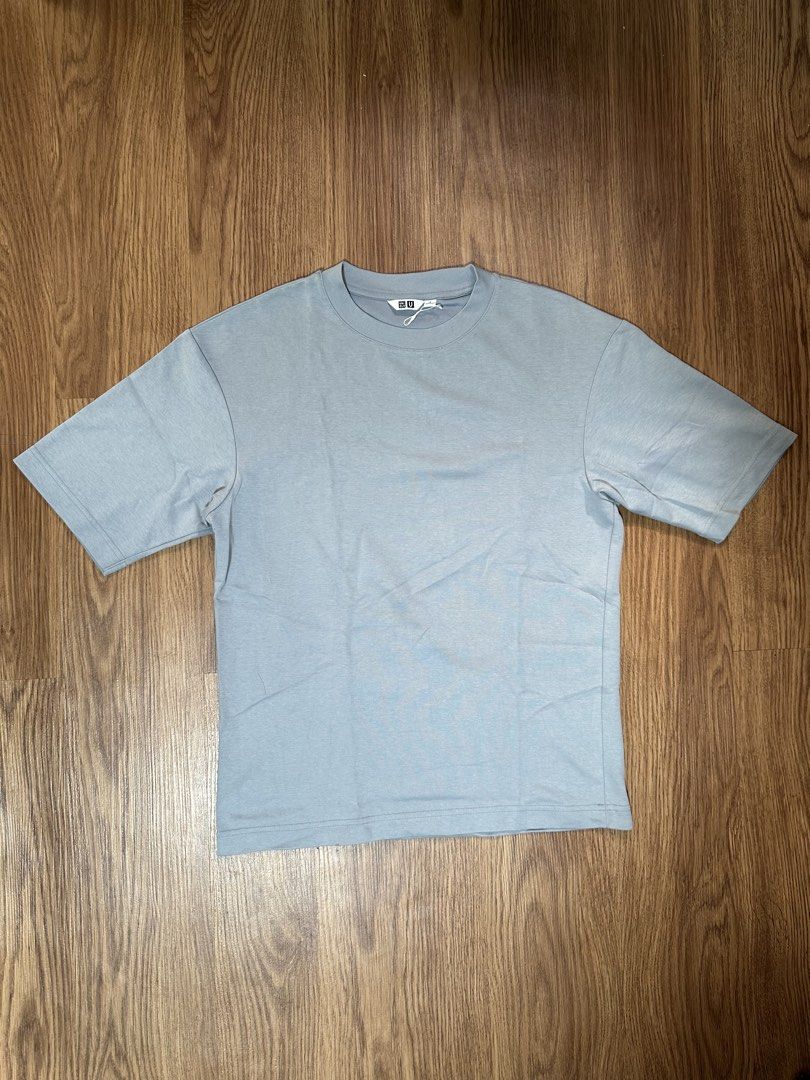 Uniqlo Airism - light blue (Category: Tshirts & Polo Shirts ) located in Caloocan City. Submitted by _osspreloved (Listing ID 1434040860, Image 1). Description: .