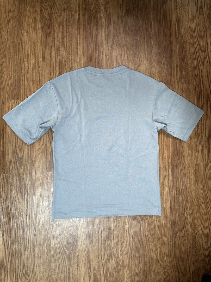 Uniqlo Airism - light blue (Category: Tshirts & Polo Shirts ) located in Caloocan City. Submitted by _osspreloved (Listing ID 1434040860, Image 2). Description: .
