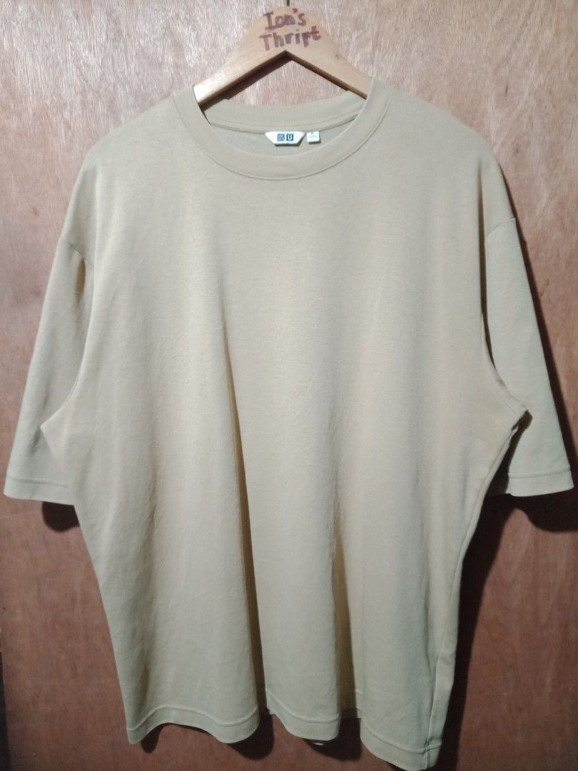 UNIQLO AIRISM BIEGE (Category: Tshirts & Polo Shirts ) located in Kalibo. Submitted by ionsthrift (Listing ID 1434158231, Image 1). Description: 📌Ugaliing mag basa palagi, pra iwas tanong o aberya. 📌Wag na mag offer kng hndi nman kayang panindigan or bibilhin. Dahil once na nag offer ka dpat sure ka. 📌Please, manage your expectation nlng, halos lahat po ng items ay galing ukay, denedeclare ko nman pag my issue, pro pasensya na pag meron akong 