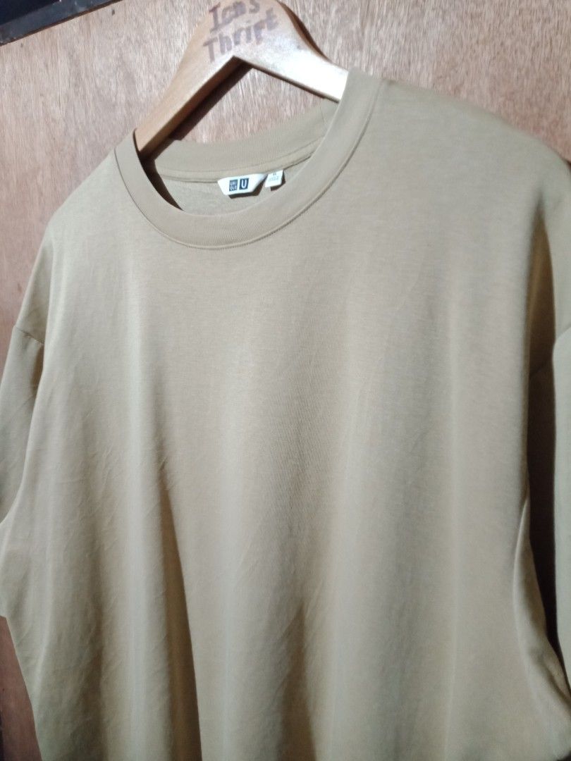 UNIQLO AIRISM BIEGE (Category: Tshirts & Polo Shirts ) located in Kalibo. Submitted by ionsthrift (Listing ID 1434158231, Image 2). Description: 📌Ugaliing mag basa palagi, pra iwas tanong o aberya. 📌Wag na mag offer kng hndi nman kayang panindigan or bibilhin. Dahil once na nag offer ka dpat sure ka. 📌Please, manage your expectation nlng, halos lahat po ng items ay galing ukay, denedeclare ko nman pag my issue, pro pasensya na pag meron akong 