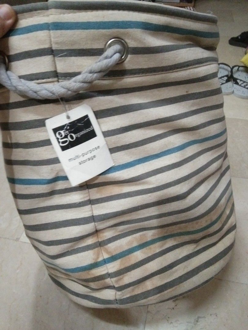 Used hamper needs cleaning large space inside (Category: Laundry Baskets) located in Quezon City. Submitted by eidorableshop (Listing ID 1434113059, Image 2). Description: .