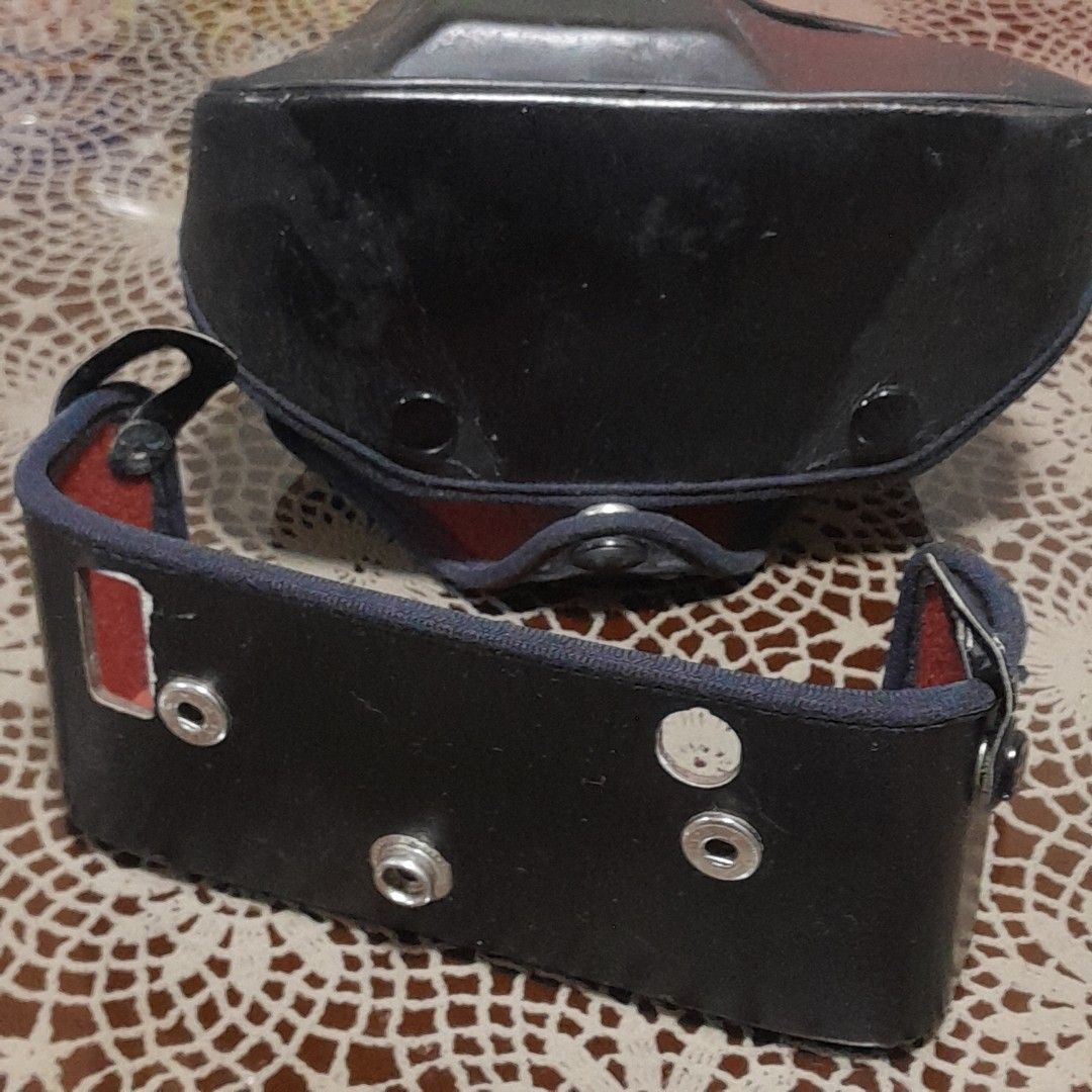Vintage Nikon CF-35 "eveready" Camera Case (Category: Camera Bags & Carriers) located in Las Pinas. Submitted by 84vintage (Listing ID 1434133093, Image 3). Description: Actual photos posted. Please examine them carefully as they are part of the description. --📌 MUST READ Before Dealing with us 📌-- ⚠️Price is posted. No lowballs please. ⚠️Vintage items are only sold As Is Where Is. If you want new items without any flaws, you can buy at the mal