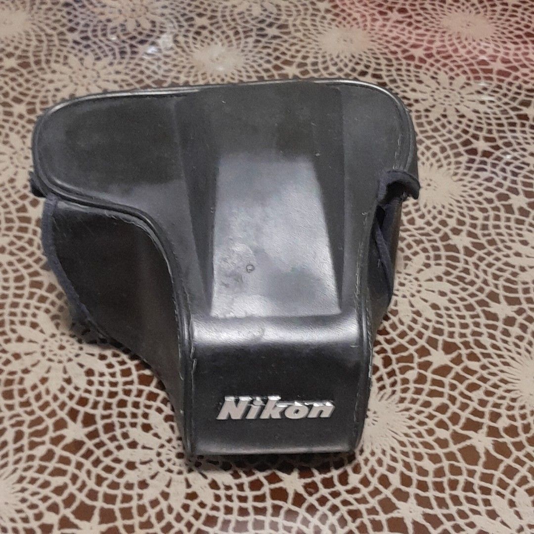 Vintage Nikon CF-35 "eveready" Camera Case (Category: Camera Bags & Carriers) located in Las Pinas. Submitted by 84vintage (Listing ID 1434133093, Image 1). Description: Actual photos posted. Please examine them carefully as they are part of the description. --📌 MUST READ Before Dealing with us 📌-- ⚠️Price is posted. No lowballs please. ⚠️Vintage items are only sold As Is Where Is. If you want new items without any flaws, you can buy at the mal