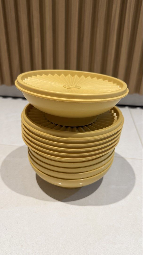 Vintage Tupperware Bowl Set with Lids