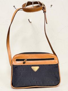 (Category: ) located in . Submitted by stopandshopforluxury (Listing ID 1434035947, Image 1). Description: .