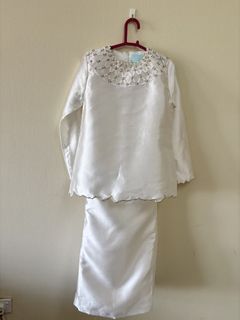 (Category: ) located in . Submitted by onlinewardrobe_ (Listing ID 1434043468, Image 1). Description: .