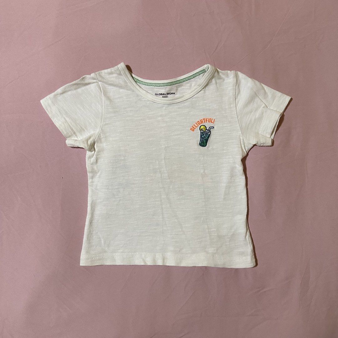 White Graphic Baby Tee Shirt (Category: Babies & Kids Fashion) located in Bacoor. Submitted by aquacity_ph (Listing ID 1434075345, Image 1). Description: White Graphic Baby Tee Shirt 📎 Selling unused clothes Send a message for more questions! 📍Meetup/ Pickup Sm Molino or nearby areas !!! For orders 3 and above = FREE DELIVERY FEE !!!.