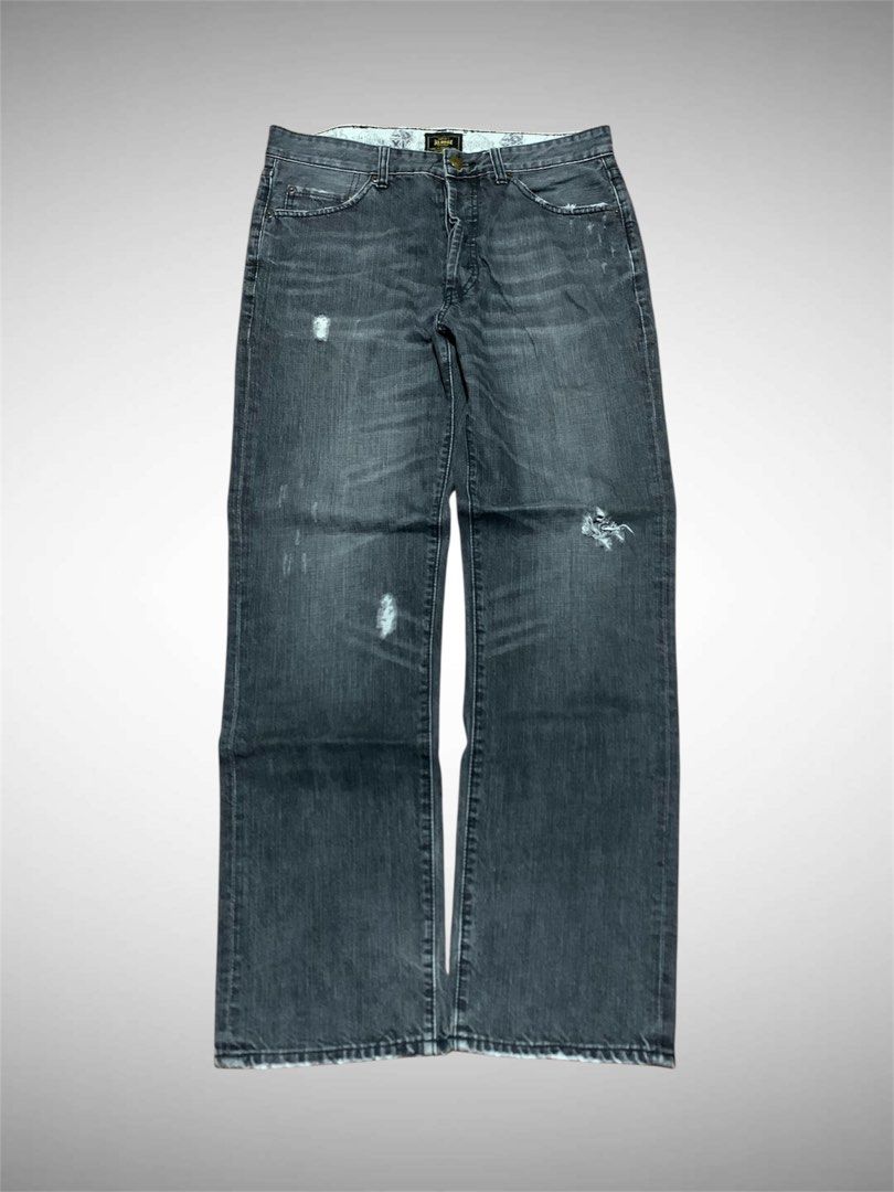 XLarge Baggy Buttonfly Jeans (Category: Jeans) located in Mandaue City. Submitted by sinina.ceb (Listing ID 1434121415, Image 1). Description: (BAGGY PANTS) Dimensions (inches) Waistline - 32 Length - 41 Thigh - 9 Leg hole - 8 Color rate - 9/10 Condition - good Issue: n/a ₱550 + sf Payment - Maya Payment first / NO COD, COP J&T courier / SF charge to buyer ❗Delivery of orders to courier is on SATURDAY. •Color may vary due to lighting •Manage your