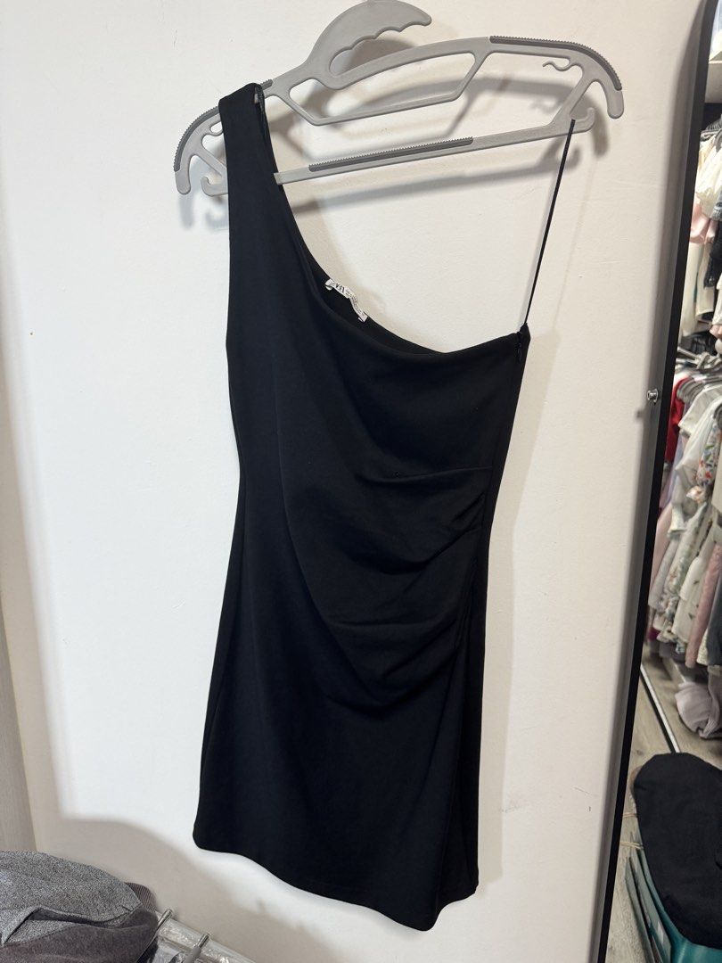 Zara One-Shoulder Black Dress - Size S, Women's Fashion, Dresses & Sets,  Dresses on Carousell