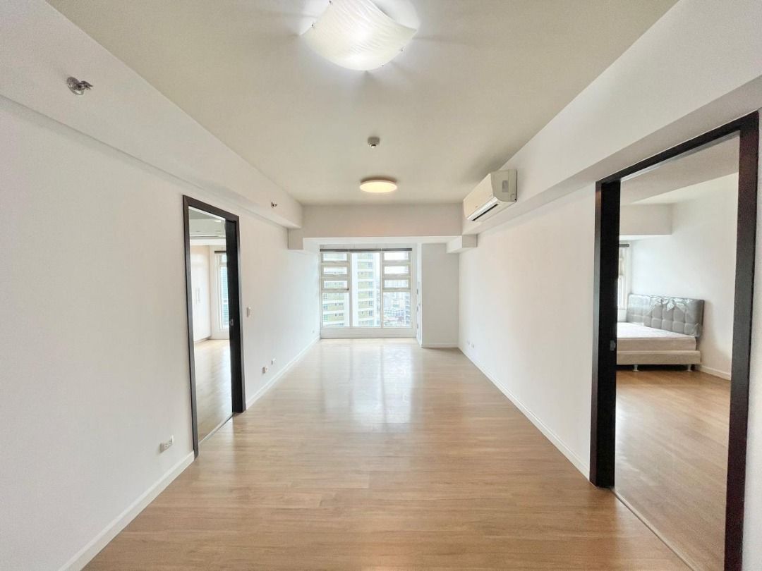 2BR Unit For Sale - Kroma Tower (Category: Apartments & Condos) located in Makati City. Submitted by vsg.realestate (Listing ID 1434245857, Image 2). Description: 🔆 2BR Unit For Sale - Kroma Tower 📌Property Details 27th Floor 2BR 2TB 90 sqm 2 Parking Slots 📌Features High floor Corner unit Spacious master bedroom Double corner windows in the master bedroom Inclusions: ACs, kitchen appliances, & blinds With utility room/maid’s room (big enough t