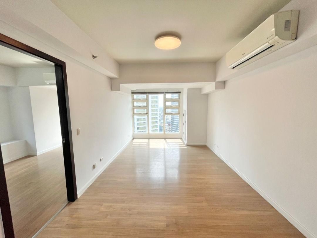 2BR Unit For Sale - Kroma Tower (Category: Apartments & Condos) located in Makati City. Submitted by vsg.realestate (Listing ID 1434245857, Image 3). Description: 🔆 2BR Unit For Sale - Kroma Tower 📌Property Details 27th Floor 2BR 2TB 90 sqm 2 Parking Slots 📌Features High floor Corner unit Spacious master bedroom Double corner windows in the master bedroom Inclusions: ACs, kitchen appliances, & blinds With utility room/maid’s room (big enough t