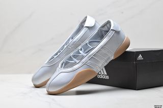 (Category: ) located in . Submitted by factory.shoes.outlet (Listing ID 1434192470, Image 1). Description: .