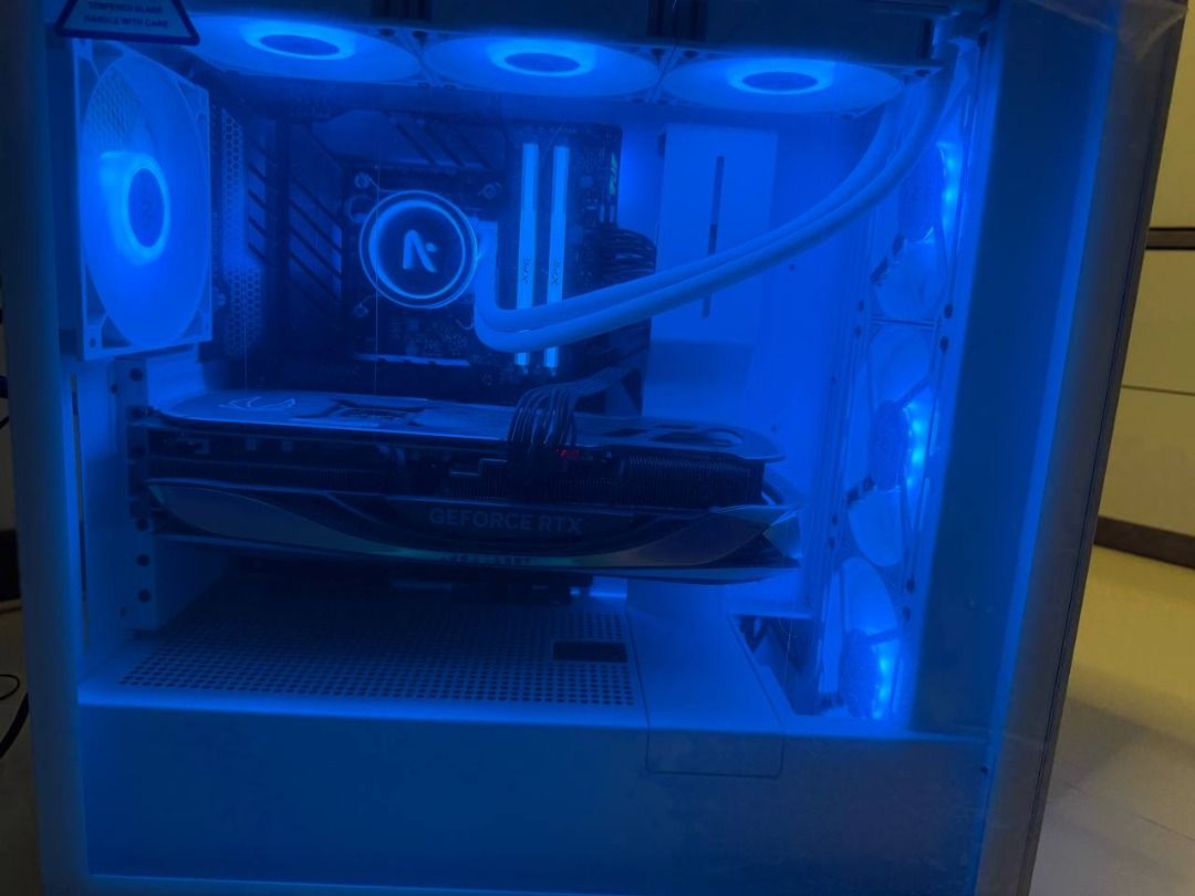 URGENT SALE Aftershock Gaming PC - Intel i7-13700KF, RTX 4090, 32GB RAM 3TB SSD & 2TB HDD