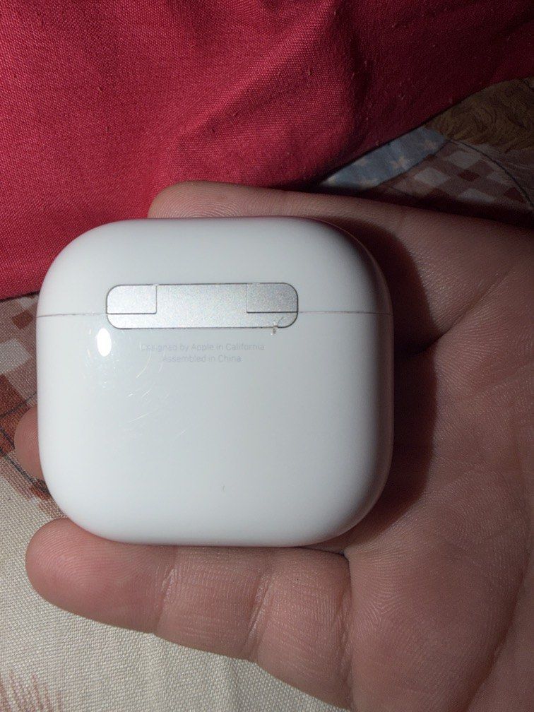 AirPods 4437685134180362241
