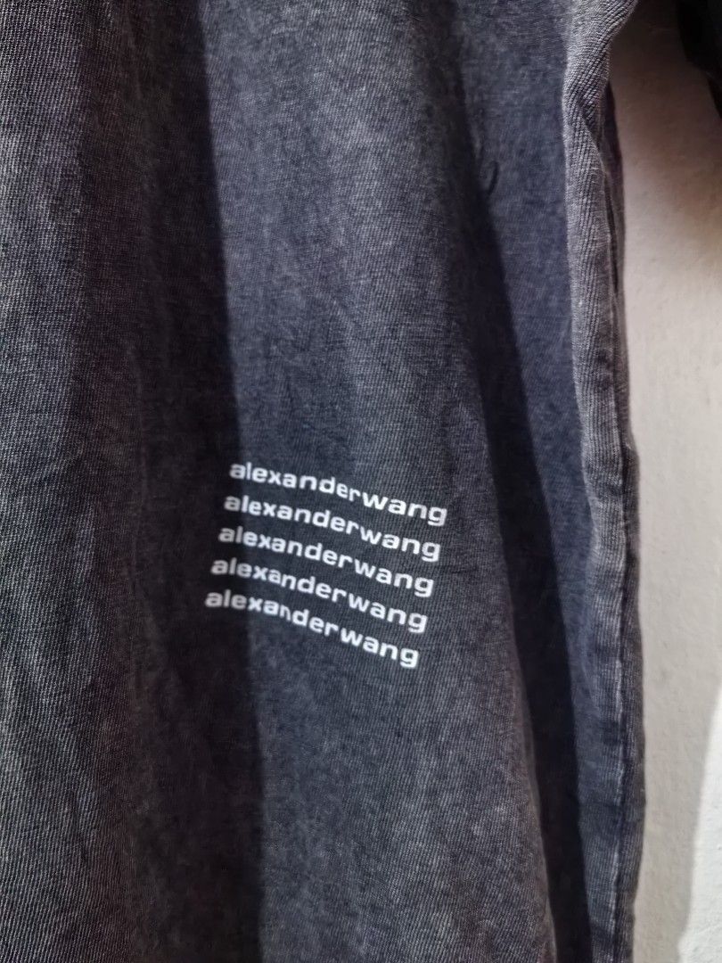 Alexanderwang Acid Wash Oversized Tshirt (Category: Tshirts & Polo Shirts ) located in Lipa City. Submitted by donatzzz (Listing ID 1434177189, Image 2). Description: Alexanderwang Acid Wash Oversized Tshirt Size Tag: L Dimes: 25x30 Condition: Verygood / Need wash Color Rate : 10/10 Gcash or Bank Payment (BPI) Add 75 for shipping fee (J&T).