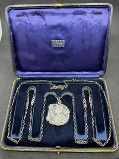 （分類：）位於 。 由 jade.cabinet 提交（商品編號 1434330803，圖片 1）。簡介： 。