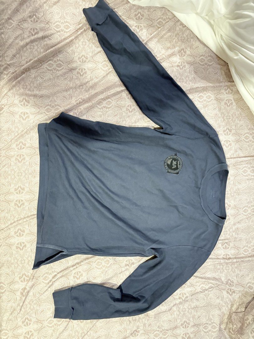 A.P.C. Kanye Long Sleeve Shirt (Category: Tshirts & Polo Shirts ) located in Marikina City. Submitted by surity99 (Listing ID 1434293738, Image 2). Description: - A.P.C. Kanye long sleeve shirt - Color: Navy Blue - Size: S fits oversized - Features: Crew neck, small chest logo - Material: 95% cotton, 5% elastane - Made in Turkey Length (from neck to bottom) 27 in Chest 21 in Shoulder to sleeves 25 in.