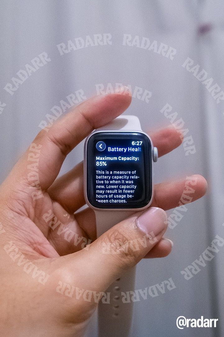 Apple Watch SE (2nd Generation, 40mm, Silver) (Category: Wearables & Smart Watches) located in Santa Rosa. Submitted by radarr (Listing ID 1434377154, Image 3). Description: Selling my Apple Watch SE (2nd Generation, 40mm) in silver! Battery Health is at 85%. Inclusions: - Apple Watch SE - Different bands and cases (mostly new and unused) - Charger Unit is in good condition. Can check upon meet up. Preferred meetup place is around Sta Rosa/Biñan 