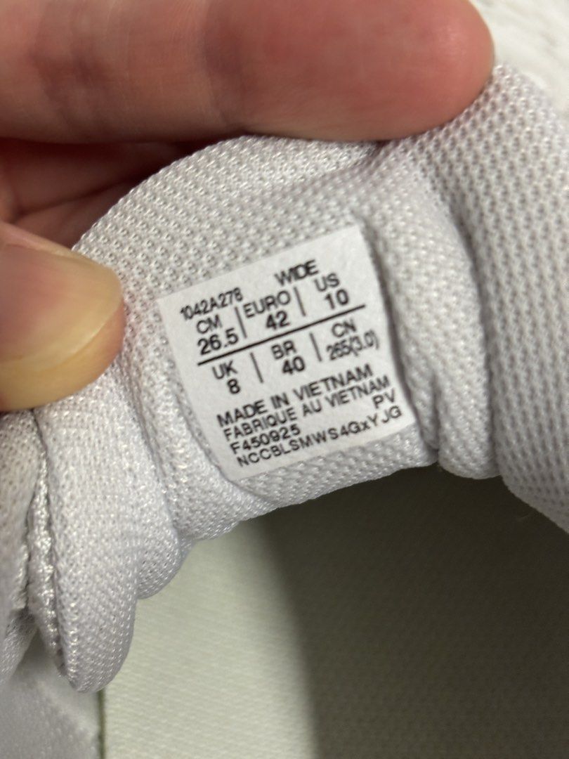 ASICS GEL-Resolution X Women's Tennis Shoes (Category: Sneakers) located in Singapore. Submitted by peyton (Listing ID 1433015436, Image 2). Description: - ASICS GEL-Resolution X tennis shoes - Gently used - White with pink accents - Comfortable and supportive for tennis - FIXED PRICE ONLY. Low-ballers be ignored. .