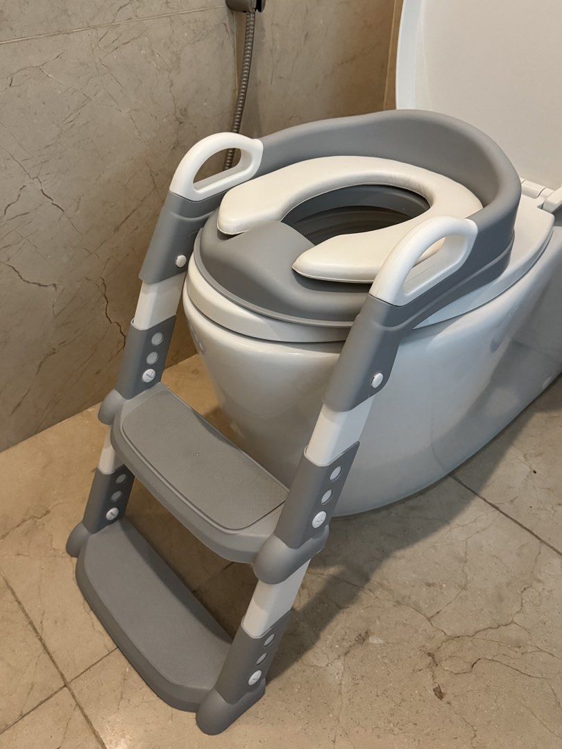 Baby Toilet Ladder (Category: Toilet Training) located in Taguig. Submitted by declutterwithme0003 (Listing ID 1434191990, Image 1). Description: Tried once. My toddler reaches the toilet seat without the need of ladder. Assembled already. .
