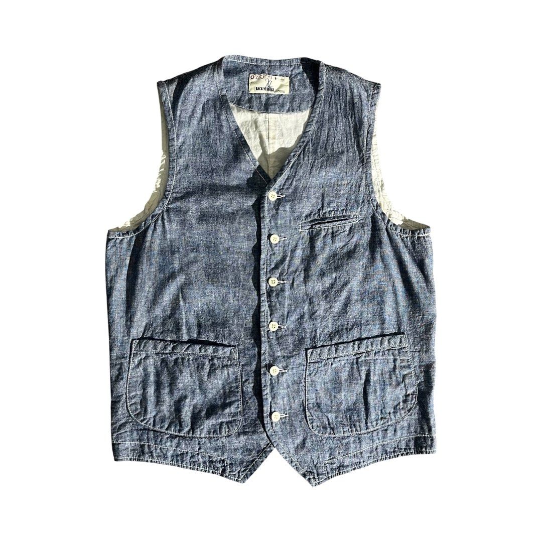 Back Number Cinch Back Chambray Vest (Category: Vests) located in Daraga. Submitted by th3cliquejunks (Listing ID 1434357072, Image 1). Description: Back Number Cinch Back Chambray Vest Tagged Size: XL Condition: 10/10 No issue Dimensions: Width: 21” Length: 26” - 2,280 Dm.