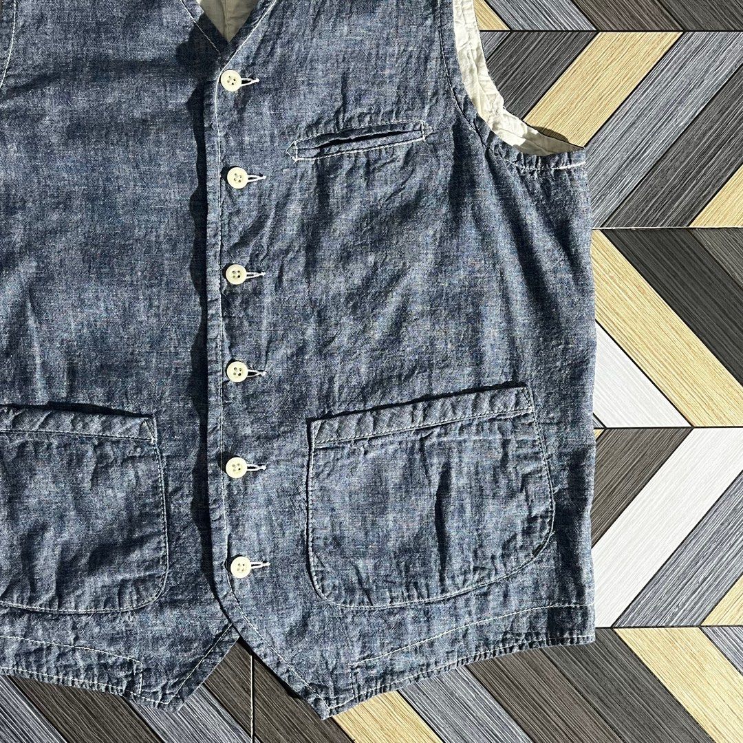 Back Number Cinch Back Chambray Vest (Category: Vests) located in Daraga. Submitted by th3cliquejunks (Listing ID 1434357072, Image 2). Description: Back Number Cinch Back Chambray Vest Tagged Size: XL Condition: 10/10 No issue Dimensions: Width: 21” Length: 26” - 2,280 Dm.