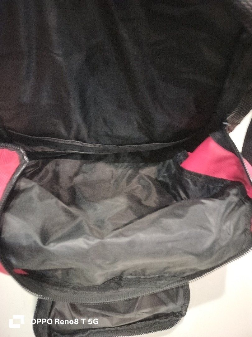 Backpack (Category: Backpacks) located in Singapore. Submitted by oddhawk-1485 (Listing ID 1434236570, Image 3). Description: backpack red/black big and new $18 hedgren backpack blue & black lightly used $5 selling in bundle $20.