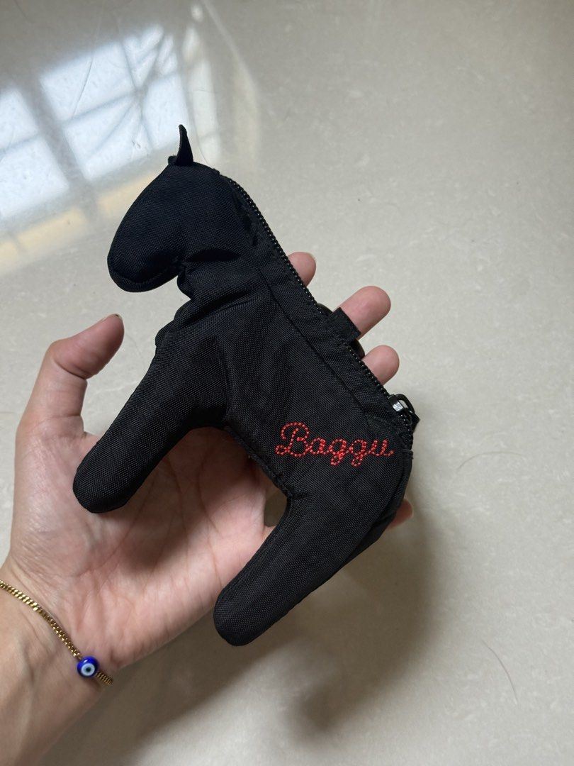 Baggu Horse Bag Charm (Black) (Category: Purses & Pouches) located in Manila. Submitted by riceloved (Listing ID 1434264283, Image 2). Description: Selling my Baggu black horse bag charm 🖤✨ perfect as a cute anik2 on your bag! Barely used. RFS: Decluttering.