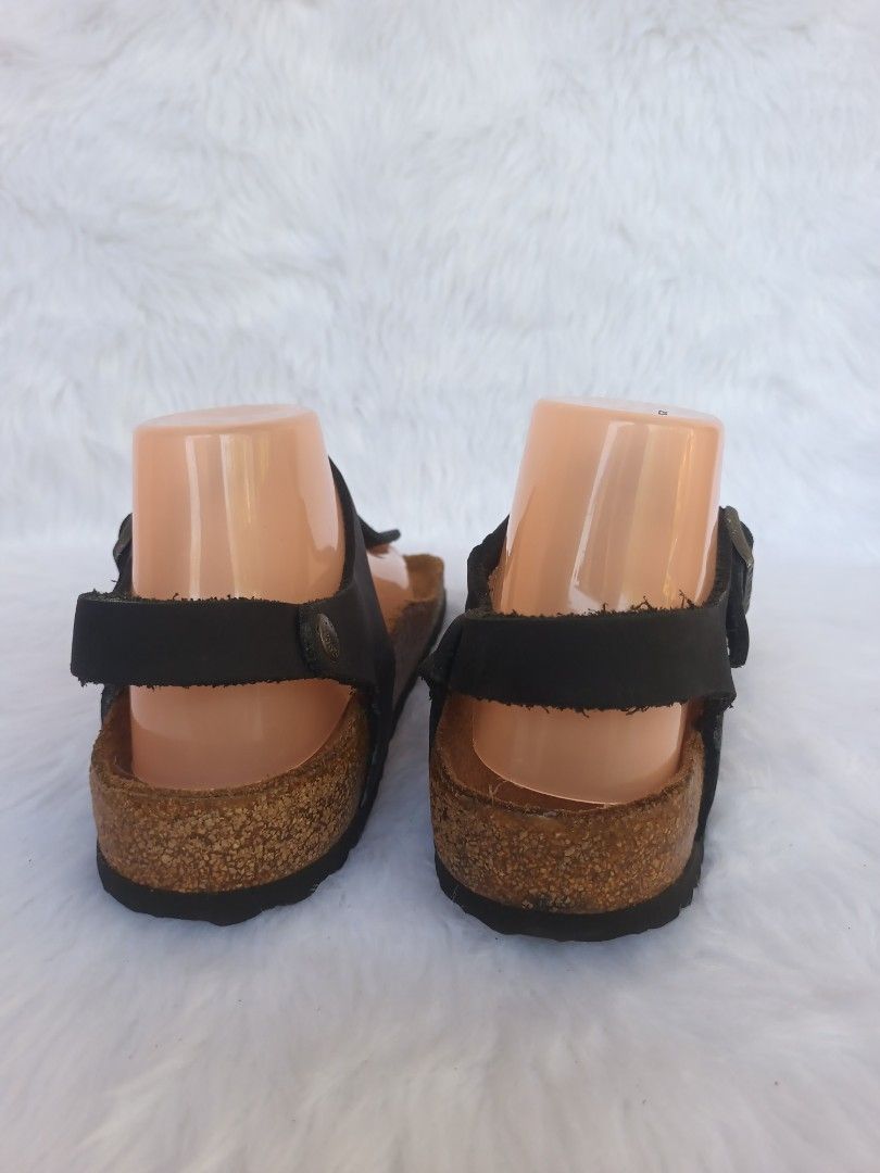 Birkenstock Kairo Oiled Leather (Category: Flats & Sandals) located in Labo. Submitted by uzzing_14 (Listing ID 1434285581, Image 3). Description: Original preloved BIRKS Kairo Oiled Leather Size : 40 RF ⚠️ BAWAL PO SA MASELAN⚠️ 📍 Please manage your high expectation as you are buying PRELOVED ITEMS ‼️ 📍 Buy at your own risk ‼️ ❌No reservations ❌ No Cancellation/ No Return/ No exchange Nasa photos na po ang details 🥰 🔸️MODE OF PAYMENT : GCASH,