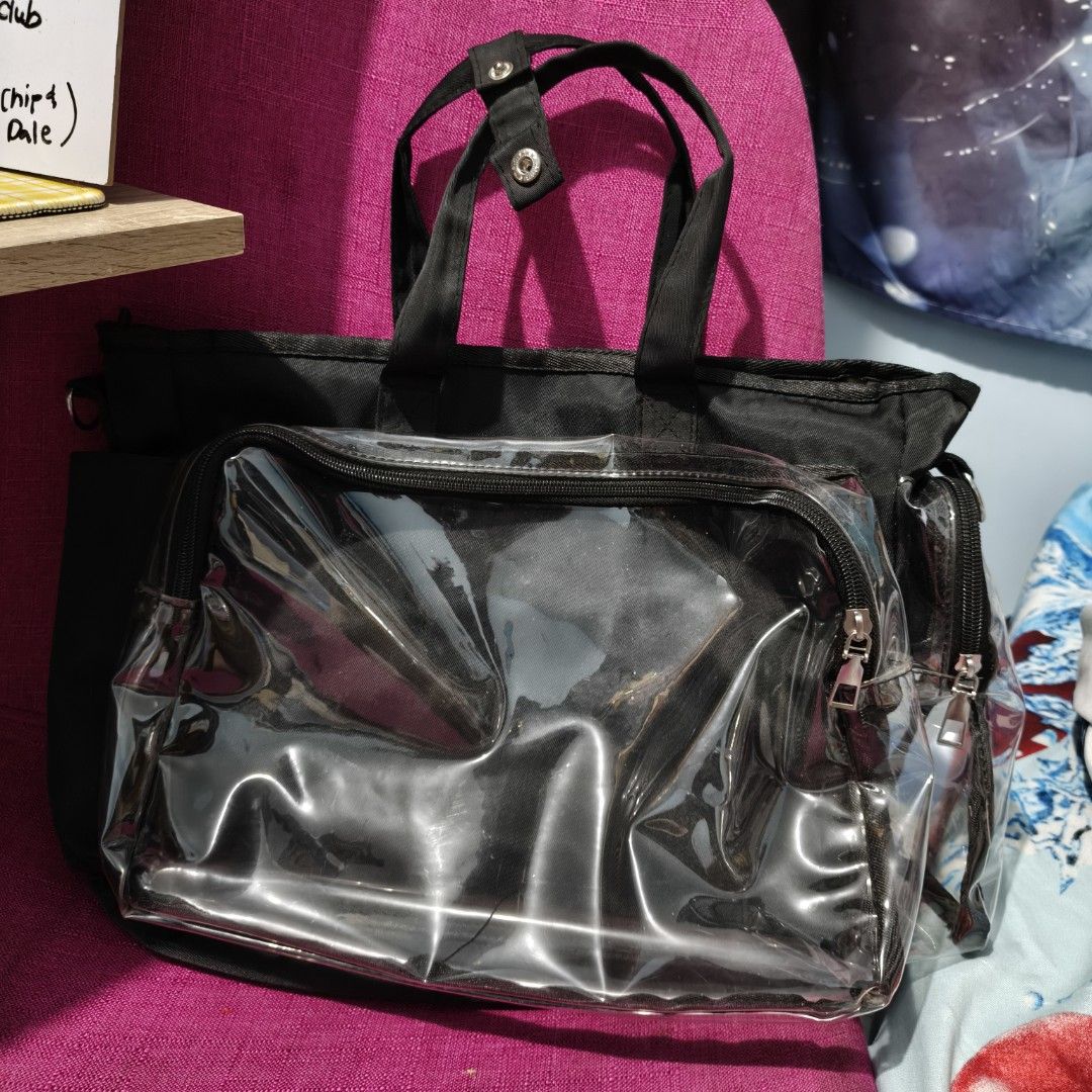 Black Itabag Fan Merch Display Bag with Big Space (Category: Cross-body Bags) located in Quezon City. Submitted by cade_solato (Listing ID 1434353454, Image 3). Description: - used as an Itabag for merch like pins and PLUSHIES - very spacious and can handle heavy things.