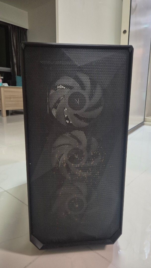 Broken gaming PC436858812189921281