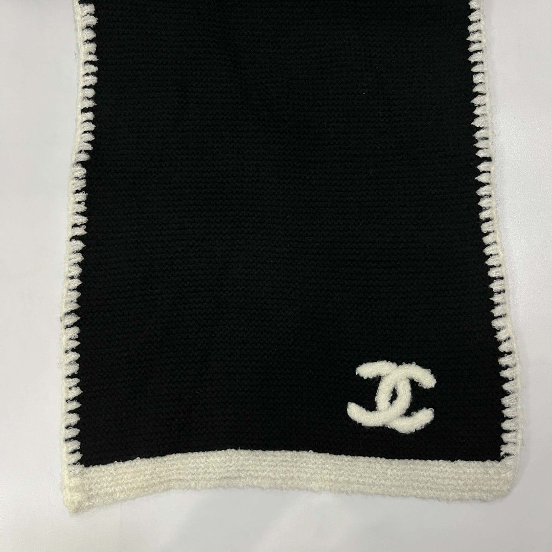 CHANEL CASHMERE SCARF (Category: Luxury Accessories) located in Bacolod City. Submitted by the.finest (Listing ID 1434377880, Image 3). Description: Chanel CC Cashmere Scarf Condition: 9.5/10 No flaws 5,500+shipping fee.
