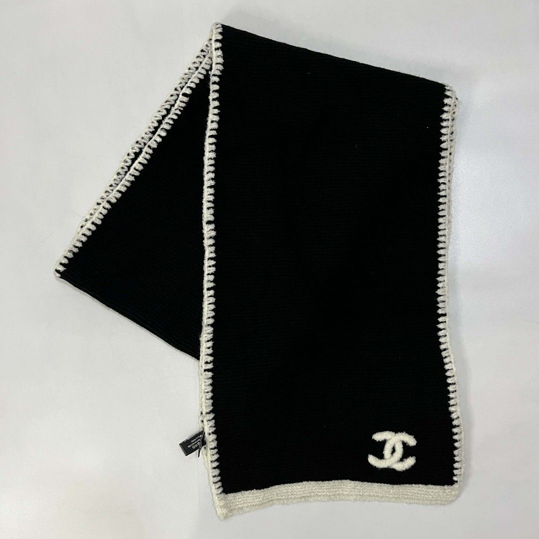 CHANEL CASHMERE SCARF (Category: Luxury Accessories) located in Bacolod City. Submitted by the.finest (Listing ID 1434377880, Image 2). Description: Chanel CC Cashmere Scarf Condition: 9.5/10 No flaws 5,500+shipping fee.