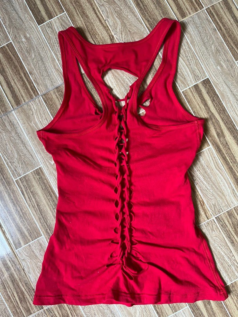 Demi loon lace up top (Category: Sleeveless) located in Guinobatan. Submitted by rosseeey (Listing ID 1434312602, Image 2). Description: Small-med.