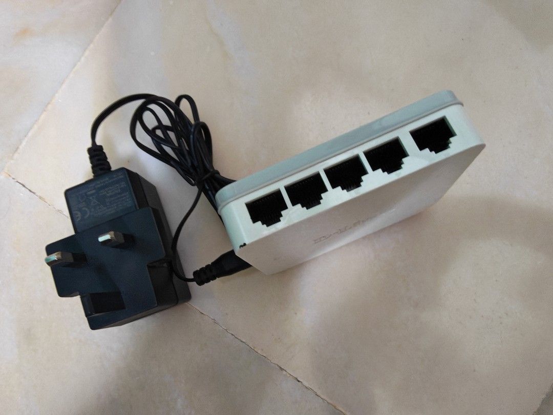 D-Link 5-Port Ethernet Switch450243811660288002