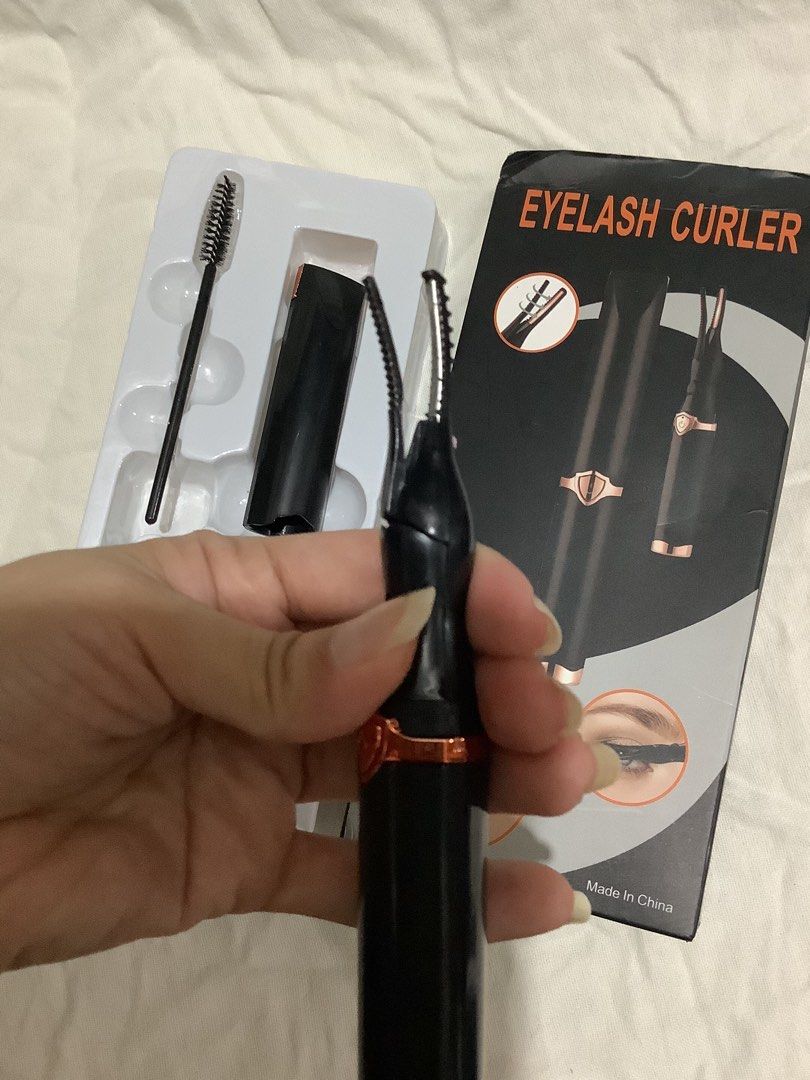Electric Eyelash Curler (Category: Vision Care) located in Cavite. Submitted by kbyshe_catalog (Listing ID 1434312763, Image 3). Description: brand new/never been used rechargeable with charger & brush inclusions .