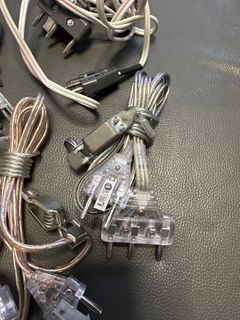 Electrical Connectors with Clips439698487425771520