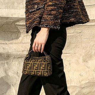 (Category: ) located in . Submitted by luxuryvintage (Listing ID 1434344169, Image 1). Description: .