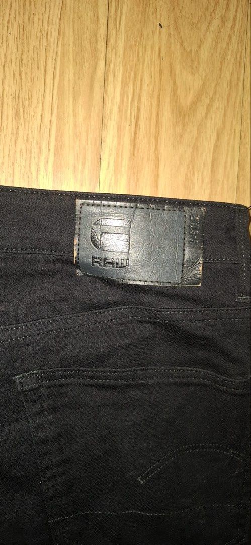 G-Star RAW Black Jeans (Category: Jeans) located in Manila. Submitted by adaniel.81 (Listing ID 1434309500, Image 3). Description: - G-Star Raw black jeans - Classic five-pocket design - Features a leather G-Star Raw logo patch - Straight leg cut - Made from durable denim - Perfect for everyday wear.