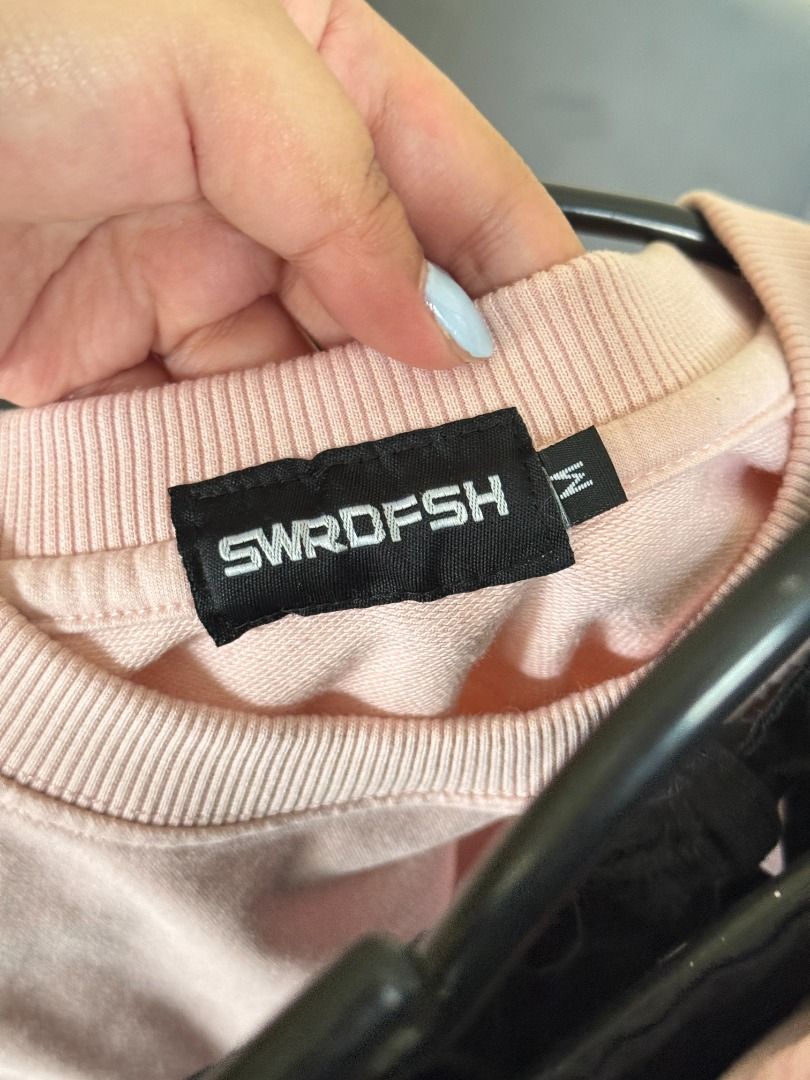 Hallelujah Boxy Shirt (Category: Tshirts & Polo Shirts ) located in Baguio. Submitted by allysltc (Listing ID 1434243398, Image 2). Description: - SWRDFSH pink oversized t-shirt - Used 5-6x - thick fabric - Oversized fit.
