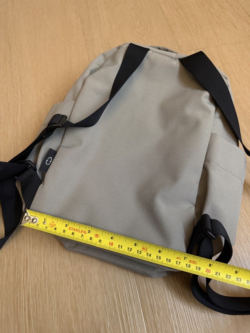 Hellolulu backpack (Category: Backpacks) located in Singapore. Submitted by colortv (Listing ID 1366639740, Image 9). Description: .