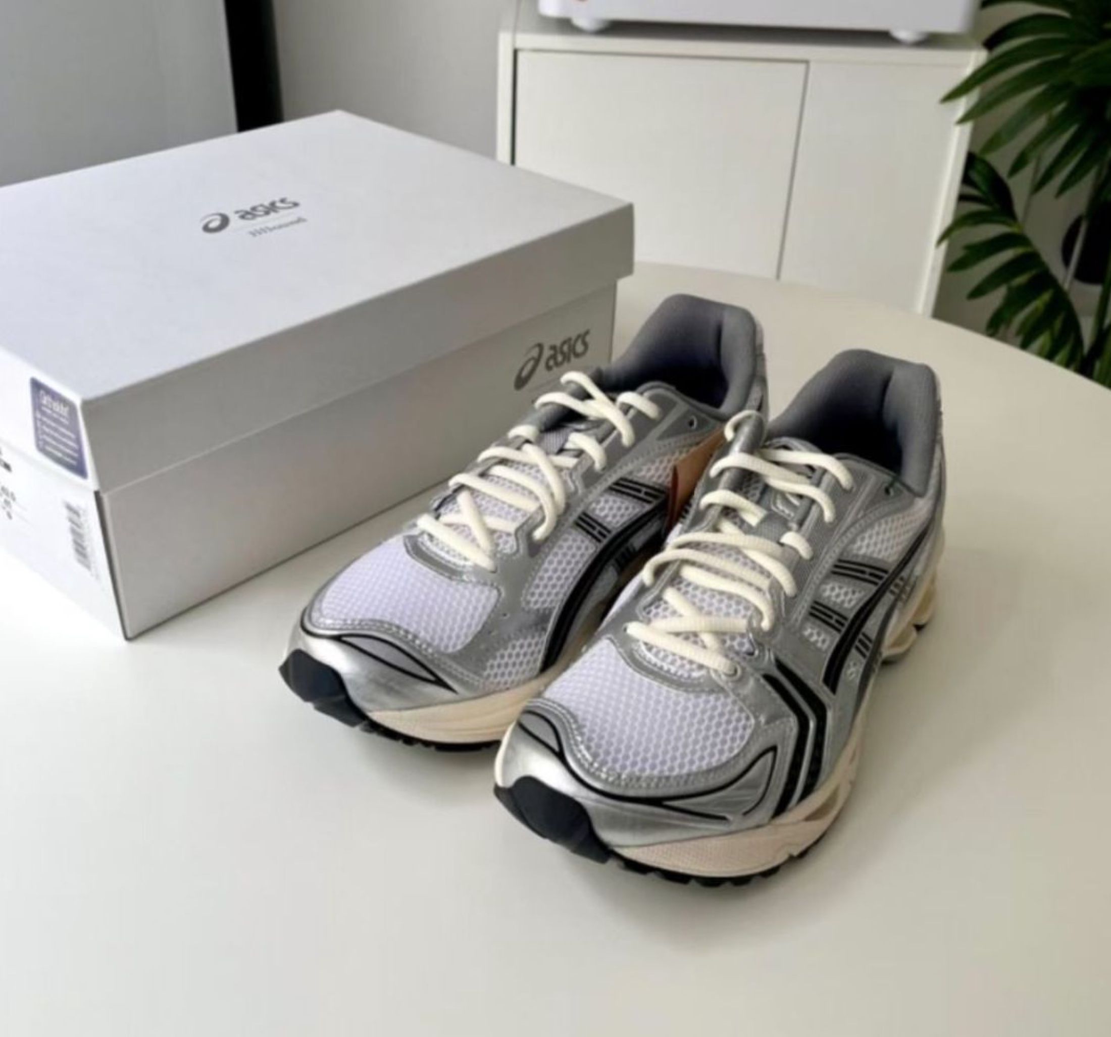 jjjjound x Asics Gel-Kayano 14 Fashionable Running Shoes Silver Black (Category: Sneakers) located in Singapore. Submitted by kkgoldenfire (Listing ID 1434189270, Image 3). Description: Q: Brand? A: Asics Q: Model? A: jjjjound x Asics Gel-Kayano 14 Fashionable Running Shoes Silver Black Q: Condition? A: Brand New Q: Shipping? A: Free (J&T/Ninja Van) Q: Payment? A: Cash on delivery Q: How to confirm? A: Photos in ~3 days 🛒 Order with confidence.
